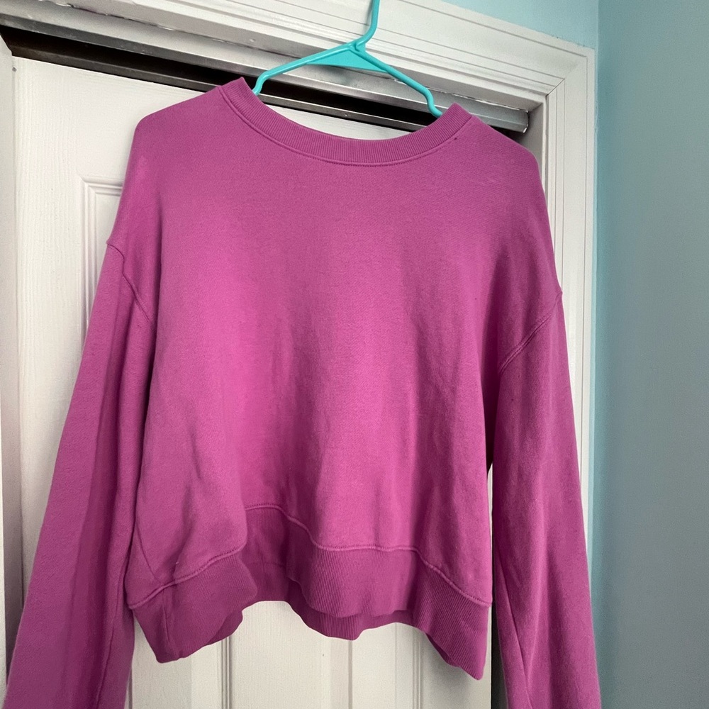 Cropped crew neck